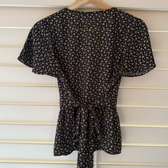 Blush J Blue Floral Flutter Sleeve Blouse - Picture 2 of 3